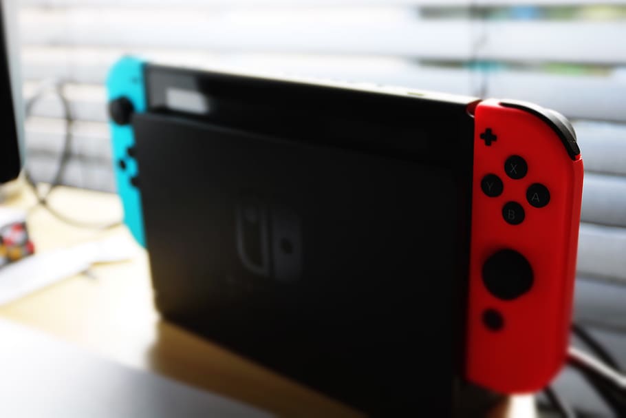 Nintendo Switch Screen Glitch: What Causes It and 6 Easy Ways To Fix It